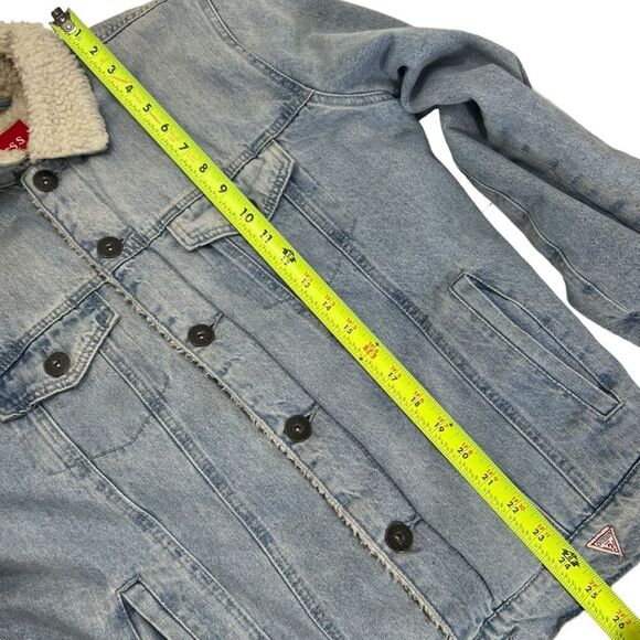 GUESS Sherpa-Lined Denim Trucker Jacket - Picture 9 of 10